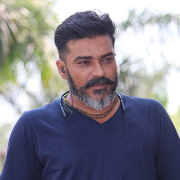 Balak v lakhani